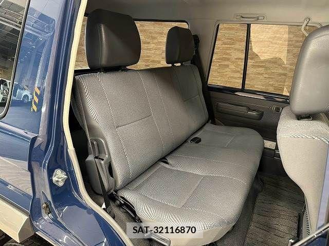Toyota LAND CRUISER 2015-01 883555-5