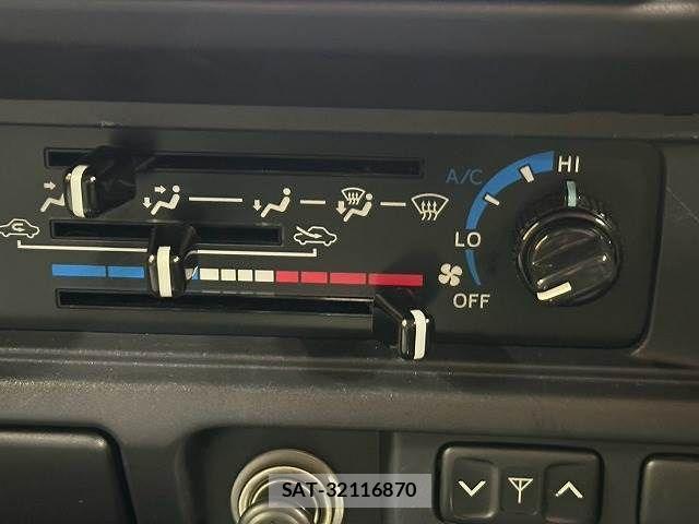 Toyota LAND CRUISER 2015-01 883555-7