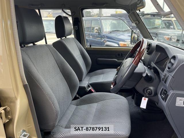 Toyota LAND CRUISER 2015-01 977259-6