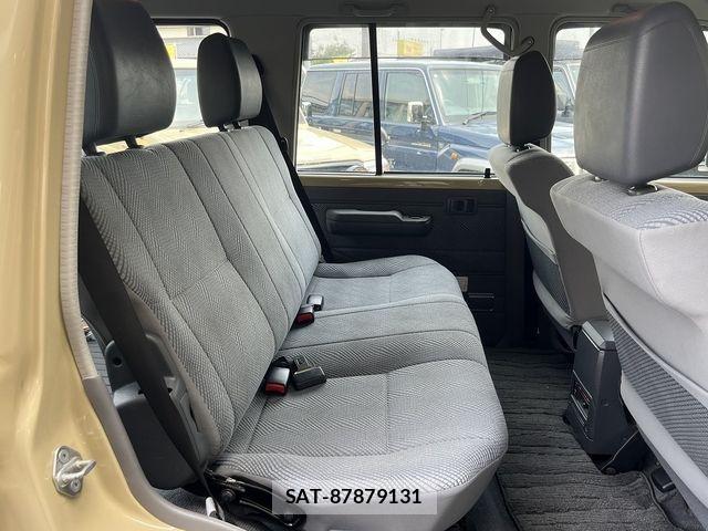 Toyota LAND CRUISER 2015-01 977259-7