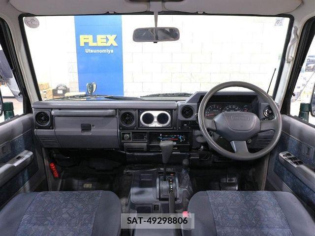 Toyota LAND CRUISER 2003-01 1322122-1