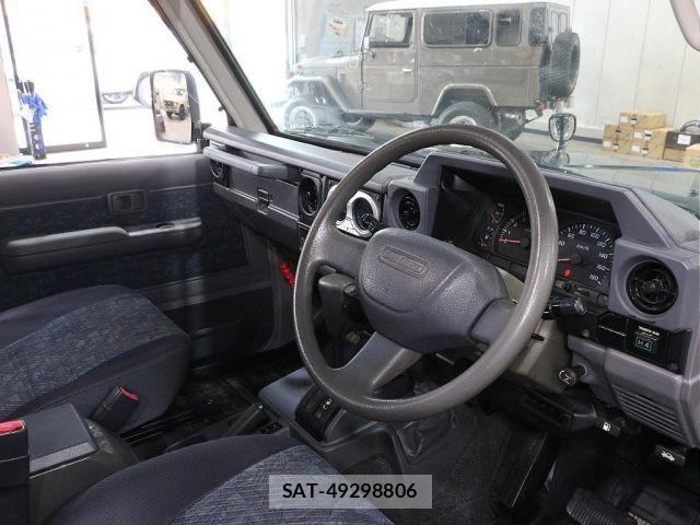 Toyota LAND CRUISER 2003-01 1322122-2
