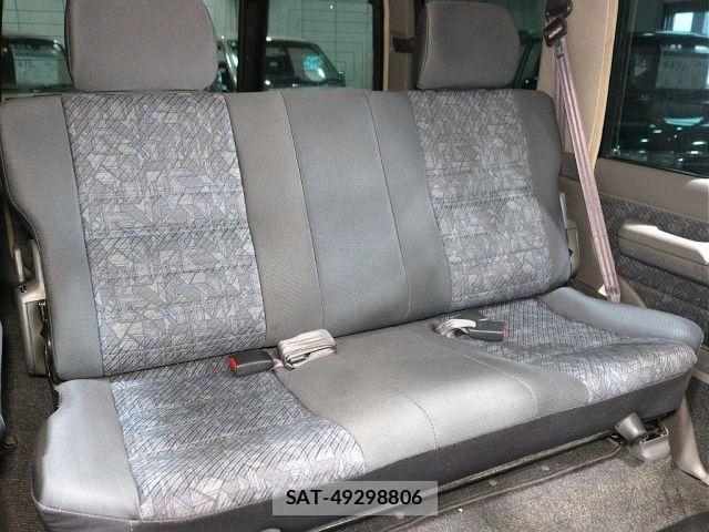 Toyota LAND CRUISER 2003-01 1322122-6