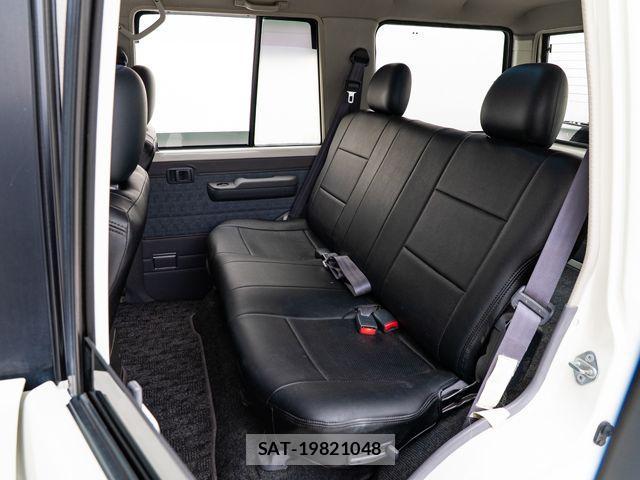 Toyota LAND CRUISER 2002-10 3673798-23