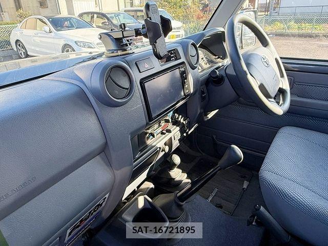 Toyota LAND CRUISER 2015-04 3770969-2