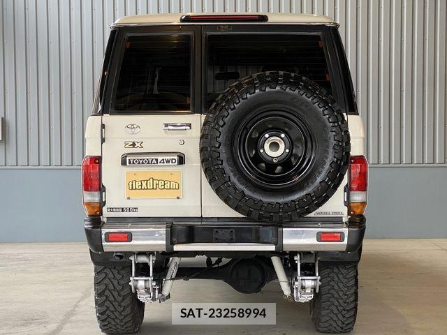 Toyota LAND CRUISER 2004-02 4594962-11