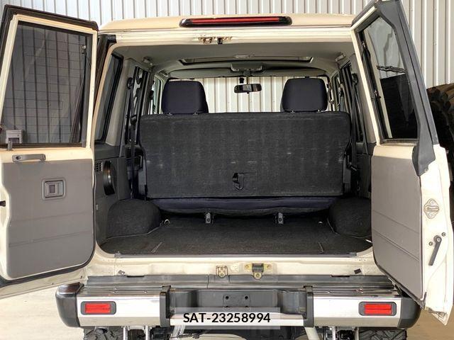 Toyota LAND CRUISER 2004-02 4594962-17