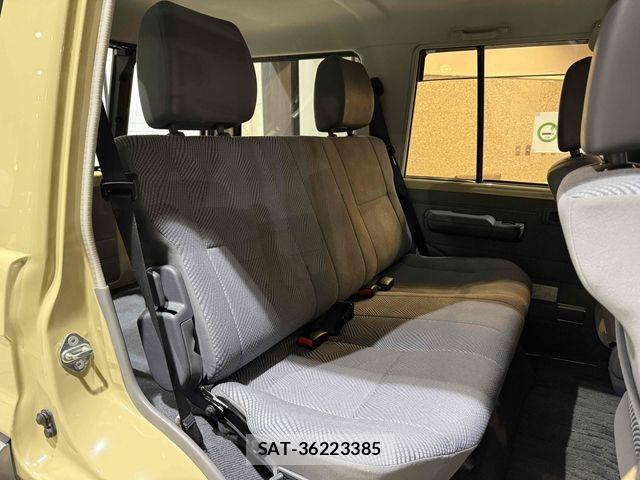 Toyota LAND CRUISER 2015-01 4962885-9