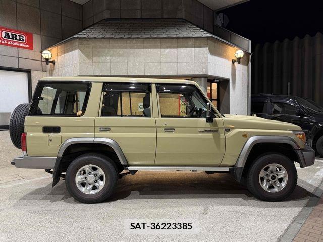Toyota LAND CRUISER 2015-01 4962885-1