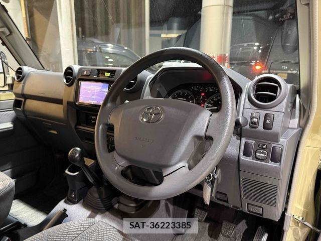 Toyota LAND CRUISER 2015-01 4962885-4