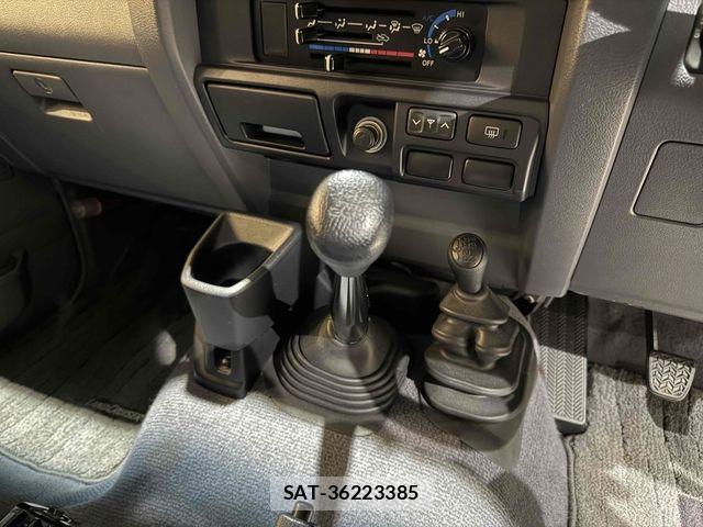Toyota LAND CRUISER 2015-01 4962885-6