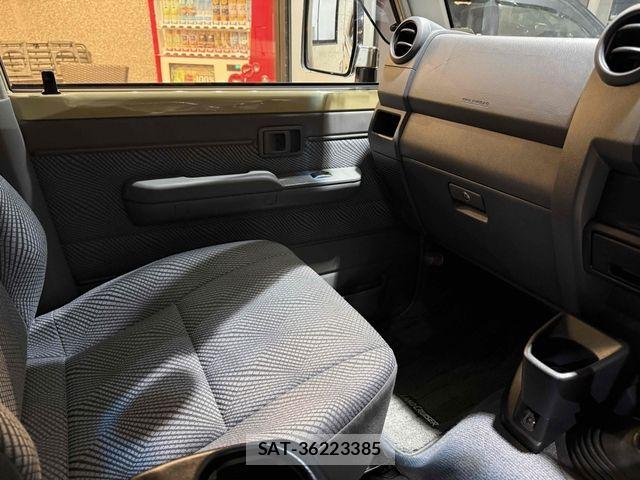 Toyota LAND CRUISER 2015-01 4962885-7