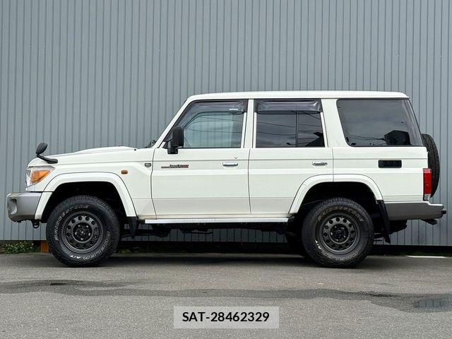 Toyota LAND CRUISER 2015-04 6002637-9