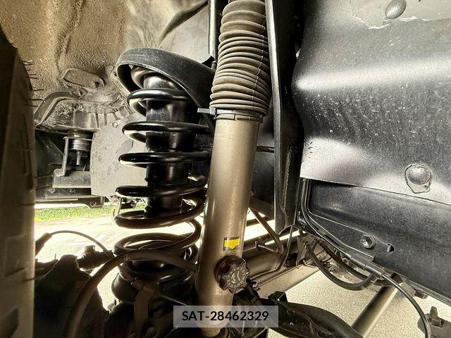 Toyota LAND CRUISER 2015-04 6002637-12