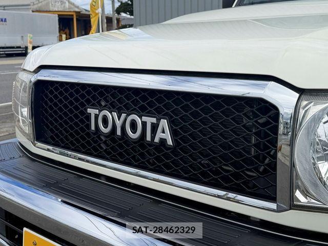 Toyota LAND CRUISER 2015-04 6002637-5