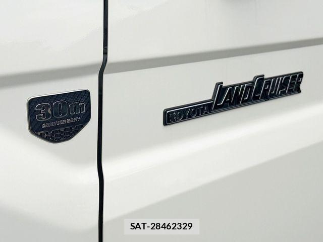 Toyota LAND CRUISER 2015-04 6002637-6