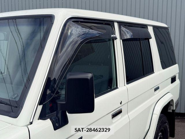 Toyota LAND CRUISER 2015-04 6002637-7