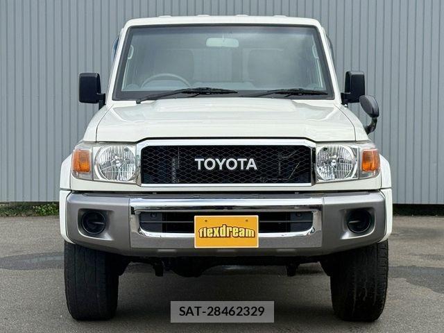 Toyota LAND CRUISER 2015-04 6002637-8