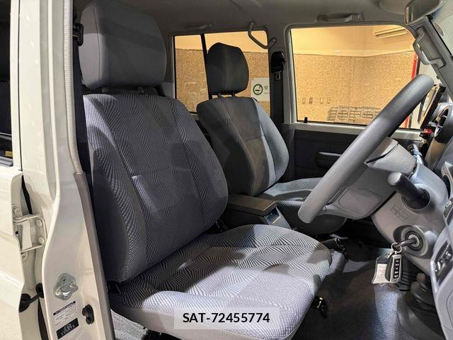 Toyota LAND CRUISER 2015-02 6526452-9