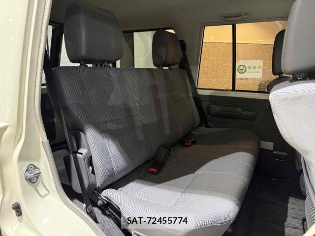 Toyota LAND CRUISER 2015-02 6526452-10