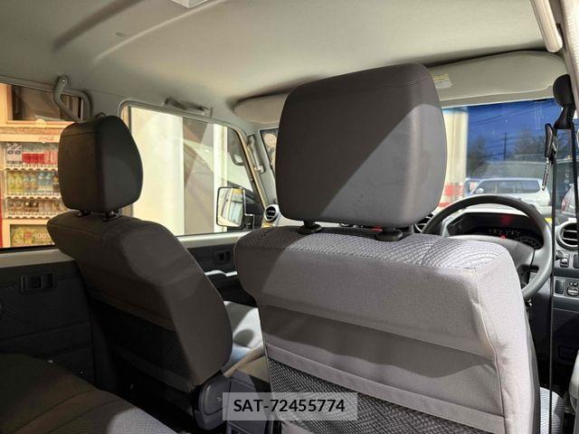 Toyota LAND CRUISER 2015-02 6526452-11
