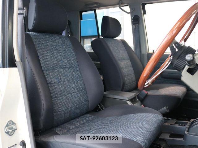 Toyota LAND CRUISER 2001-01 6641789-13