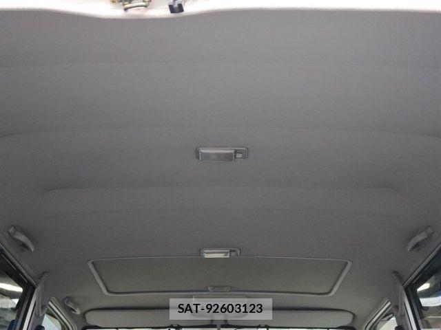 Toyota LAND CRUISER 2001-01 6641789-17