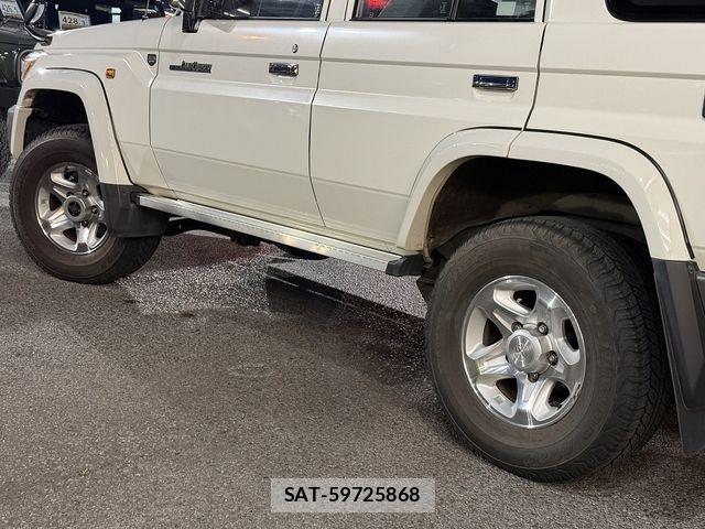 Toyota LAND CRUISER 2015-04 6672196-5