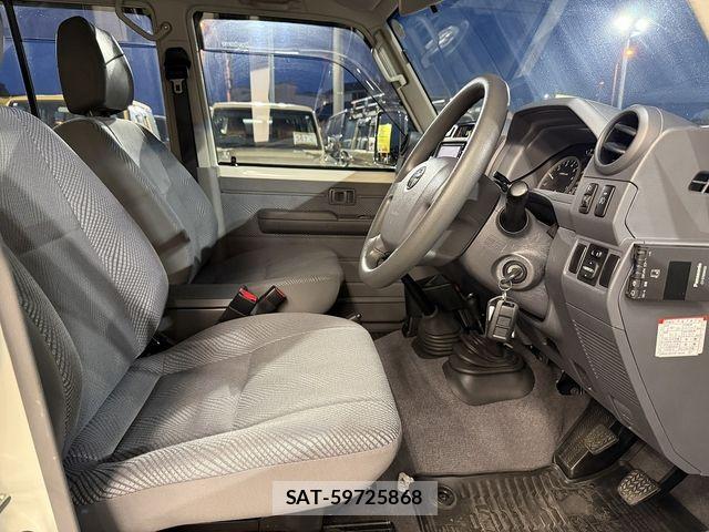 Toyota LAND CRUISER 2015-04 6672196-6