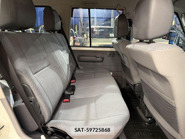 Toyota LAND CRUISER 2015-04 6672196-7