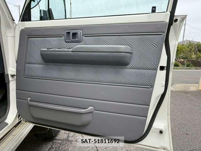 Toyota LAND CRUISER 2015-02 6691083-15