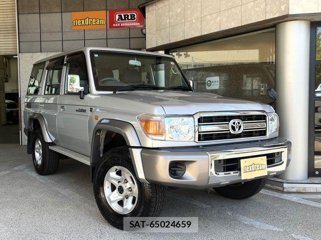 Toyota LAND CRUISER 2015-02 6752181-0
