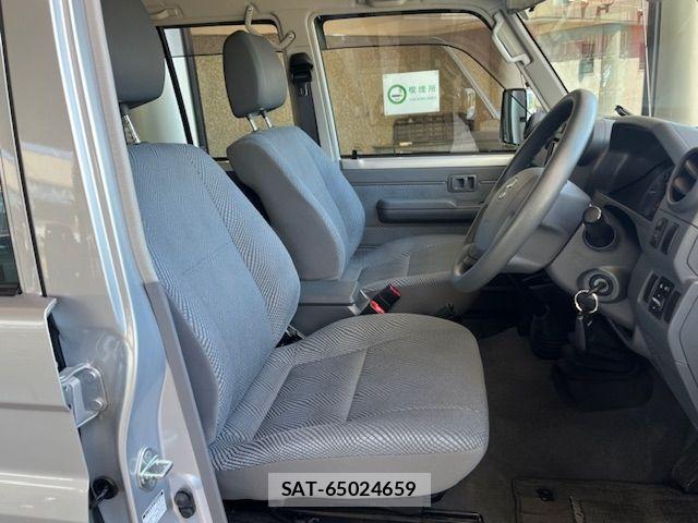 Toyota LAND CRUISER 2015-02 6752181-6