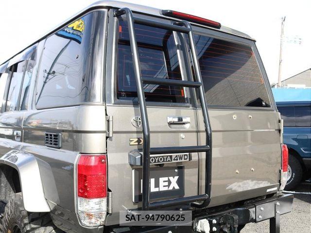 Toyota LAND CRUISER 1998-01 6815625-9