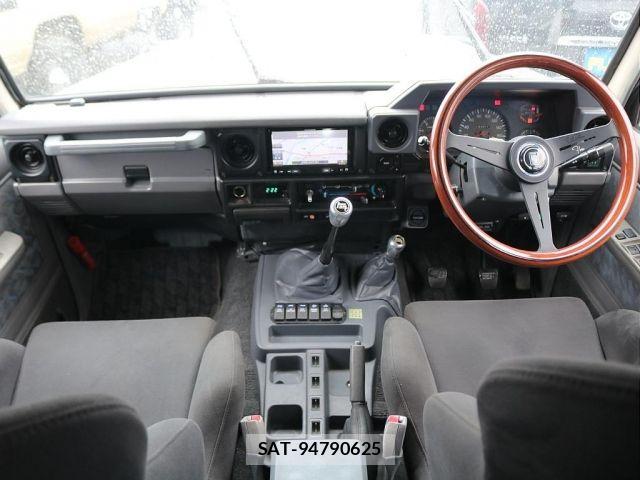 Toyota LAND CRUISER 1998-01 6815625-1