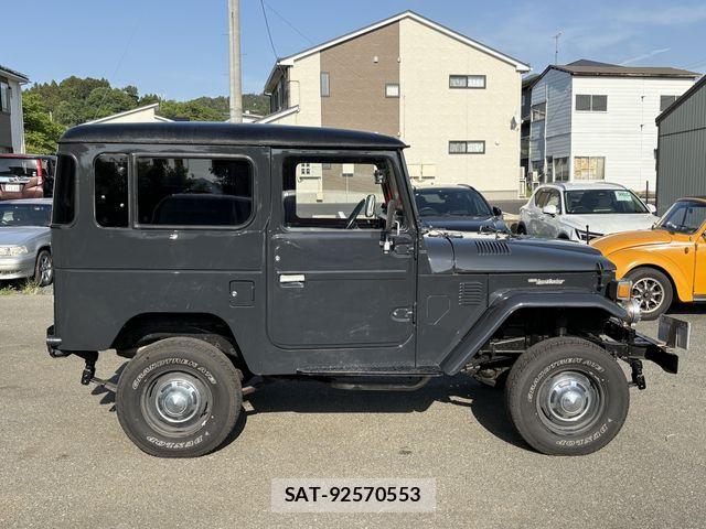Toyota LAND CRUISER 1979-12 6994750-5