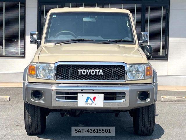 Toyota LAND CRUISER 2015-04 7020726-11