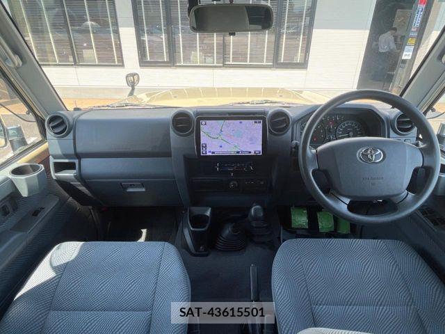 Toyota LAND CRUISER 2015-04 7020726-1