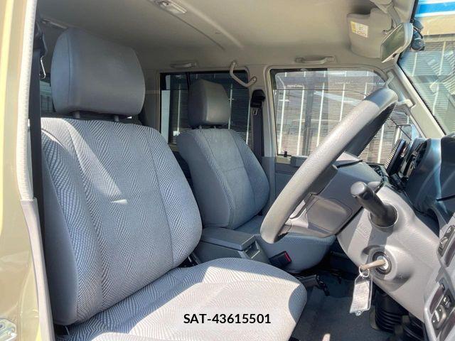 Toyota LAND CRUISER 2015-04 7020726-5