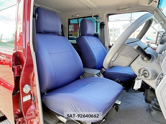 Toyota LAND CRUISER 2015-05 7059146-13