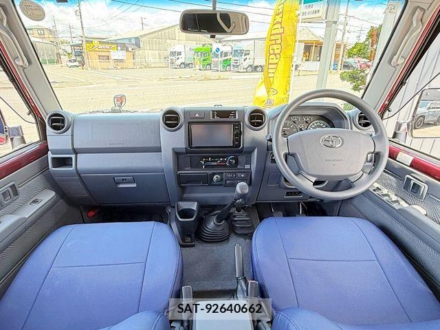 Toyota LAND CRUISER 2015-05 7059146-1