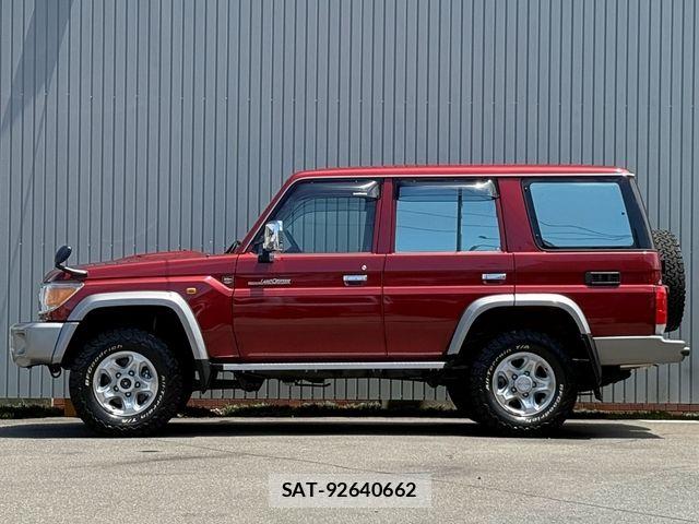 Toyota LAND CRUISER 2015-05 7059146-5