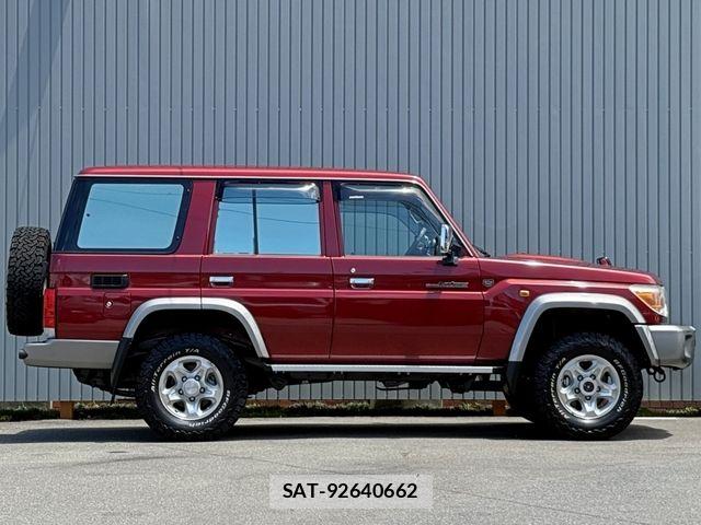 Toyota LAND CRUISER 2015-05 7059146-6