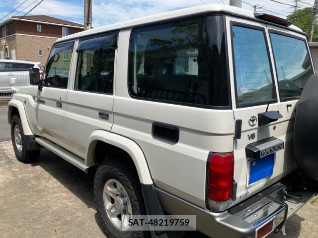 Toyota LAND CRUISER 2015-01 7220639-7