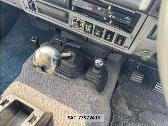 Toyota LAND CRUISER 1986-04 7220632-18