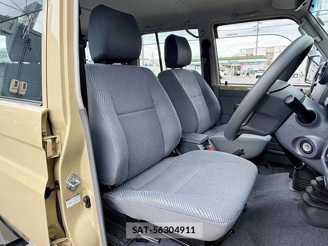 Toyota LAND CRUISER 2015-03 7251254-14