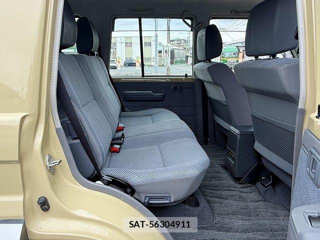 Toyota LAND CRUISER 2015-03 7251254-15