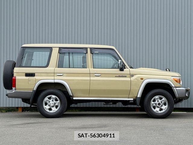 Toyota LAND CRUISER 2015-03 7251254-6