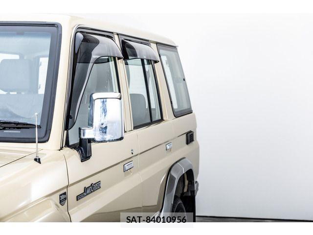 Toyota LAND CRUISER 2015-04 7327862-14