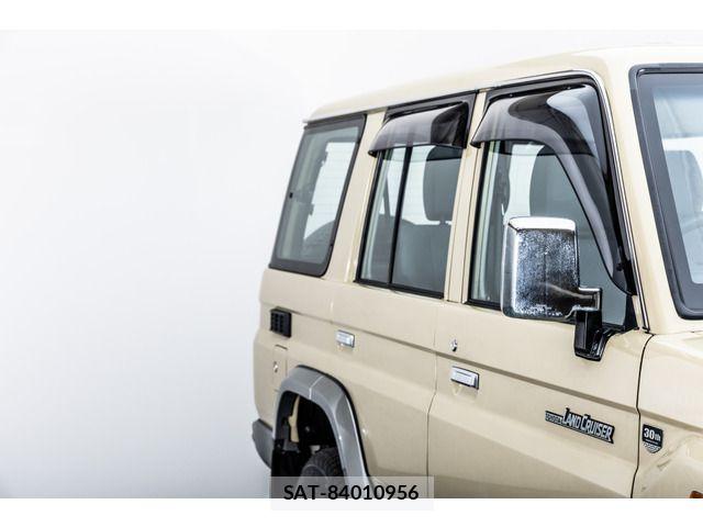 Toyota LAND CRUISER 2015-04 7327862-15
